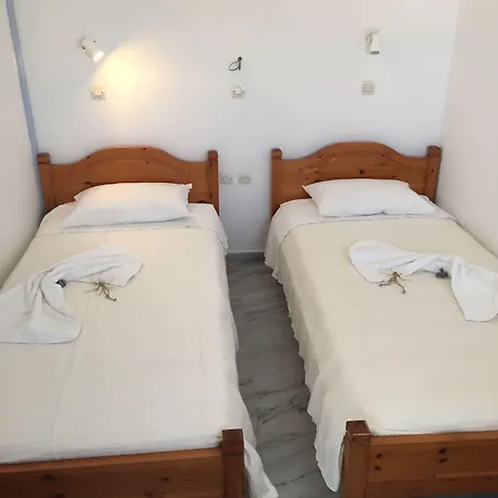 Caeli Paros By Kostas & Joanna Studios * Logaras