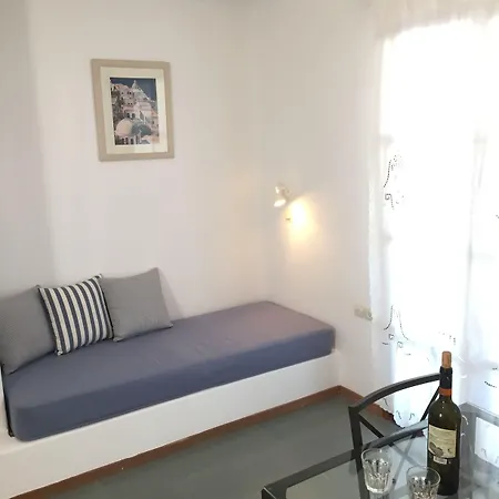 Daire Caeli Paros By Kostas & Joanna Logaras