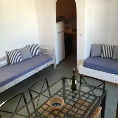 Daire Caeli Paros By Kostas & Joanna
