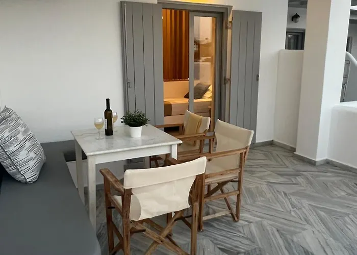 Caeli Paros By Kostas & Joanna Studios * Logaras